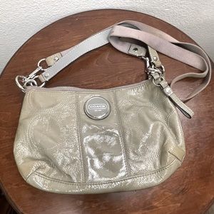 Hobo Signature Stitched Convertible Coach Gray Patent Leather Cross Body Bag